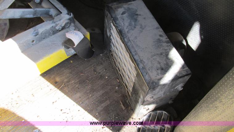 image for item I3183 Superior DT80C broom