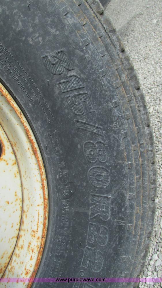 image for item I3184 2000 Volvo WG dump truck