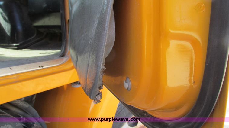 image for item I3184 2000 Volvo WG dump truck