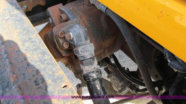 image for item I3184 2000 Volvo WG dump truck