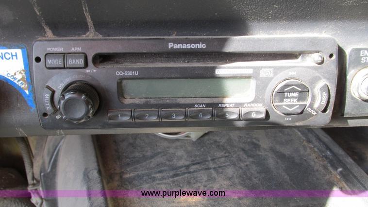 image for item I3184 2000 Volvo WG dump truck