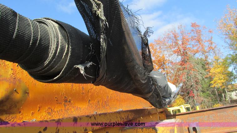 image for item I3184 2000 Volvo WG dump truck