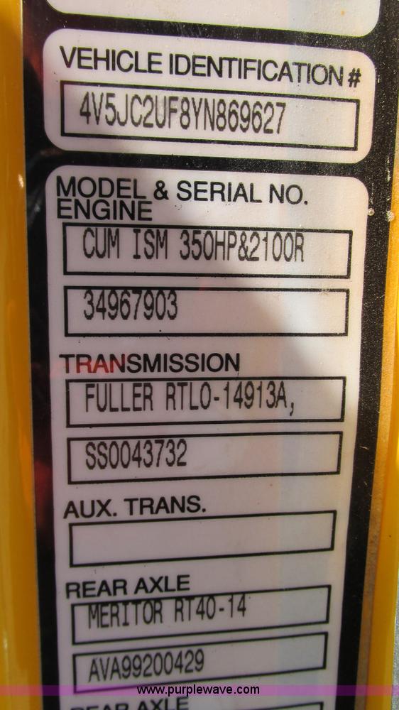 image for item I3184 2000 Volvo WG dump truck