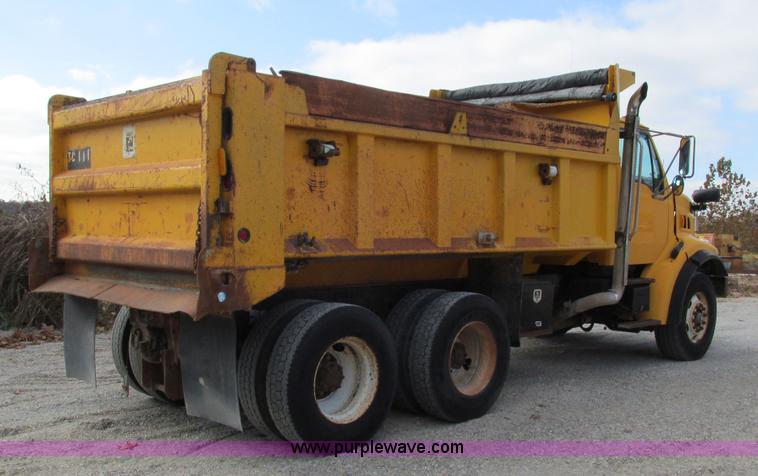 image for item I3185 1998 Ford LT9501 Louisville 101 dump truck