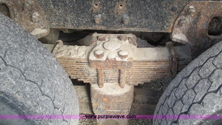 image for item I3185 1998 Ford LT9501 Louisville 101 dump truck