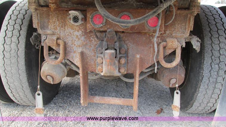 image for item I3185 1998 Ford LT9501 Louisville 101 dump truck