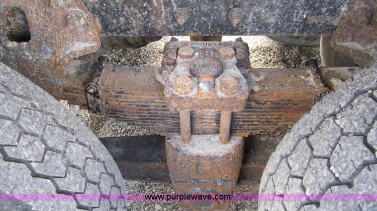 image for item I3185 1998 Ford LT9501 Louisville 101 dump truck