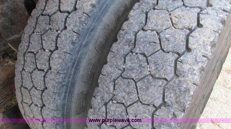 image for item I3185 1998 Ford LT9501 Louisville 101 dump truck