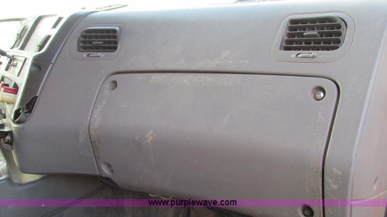 image for item I3185 1998 Ford LT9501 Louisville 101 dump truck