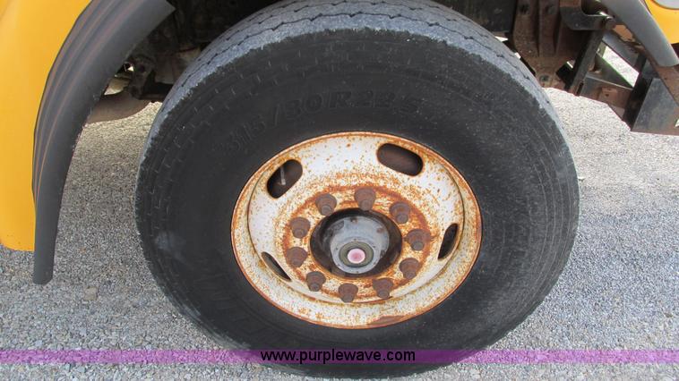 image for item I3185 1998 Ford LT9501 Louisville 101 dump truck