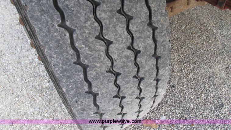 image for item I3185 1998 Ford LT9501 Louisville 101 dump truck