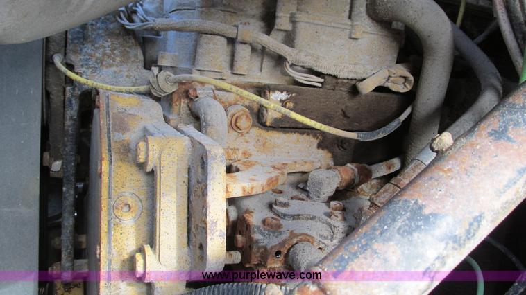 image for item I3185 1998 Ford LT9501 Louisville 101 dump truck