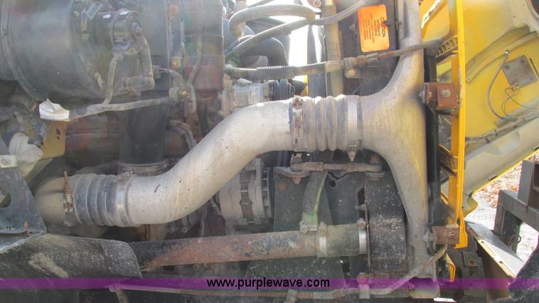 image for item I3185 1998 Ford LT9501 Louisville 101 dump truck