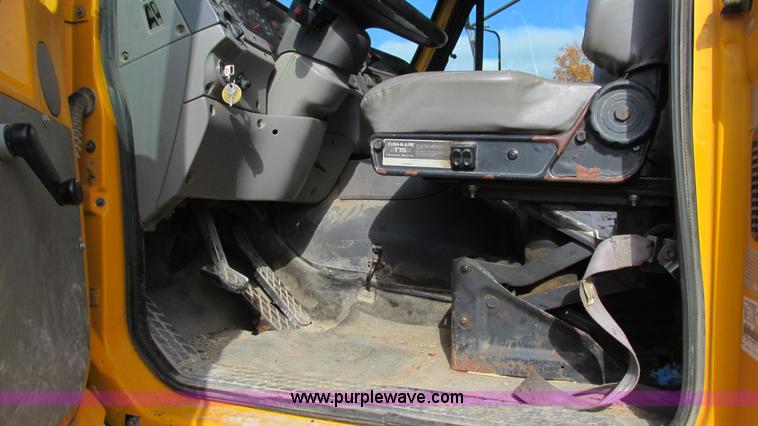image for item I3185 1998 Ford LT9501 Louisville 101 dump truck