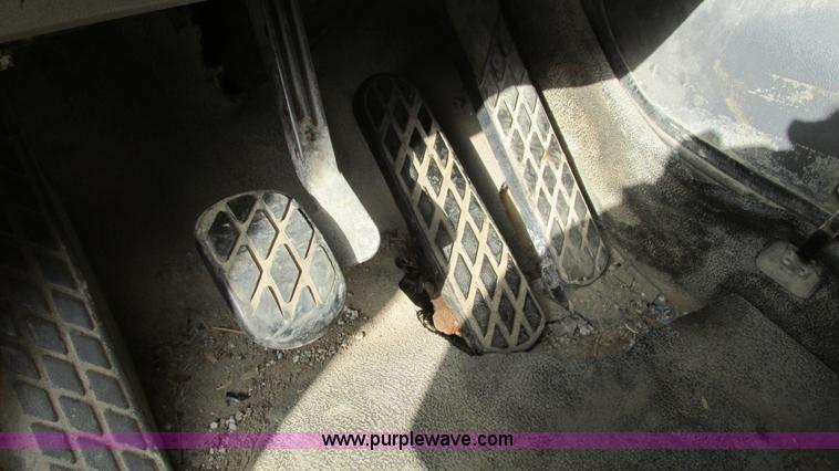 image for item I3185 1998 Ford LT9501 Louisville 101 dump truck