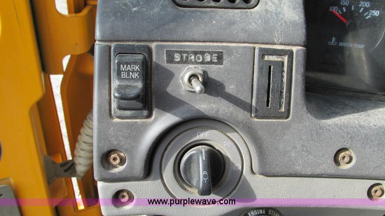 image for item I3185 1998 Ford LT9501 Louisville 101 dump truck