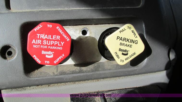 image for item I3185 1998 Ford LT9501 Louisville 101 dump truck