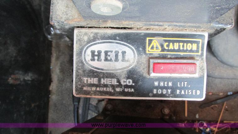 image for item I3185 1998 Ford LT9501 Louisville 101 dump truck