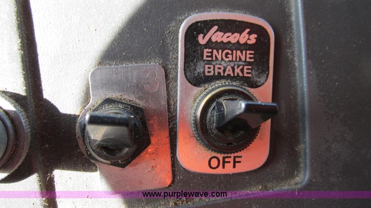 image for item I3185 1998 Ford LT9501 Louisville 101 dump truck