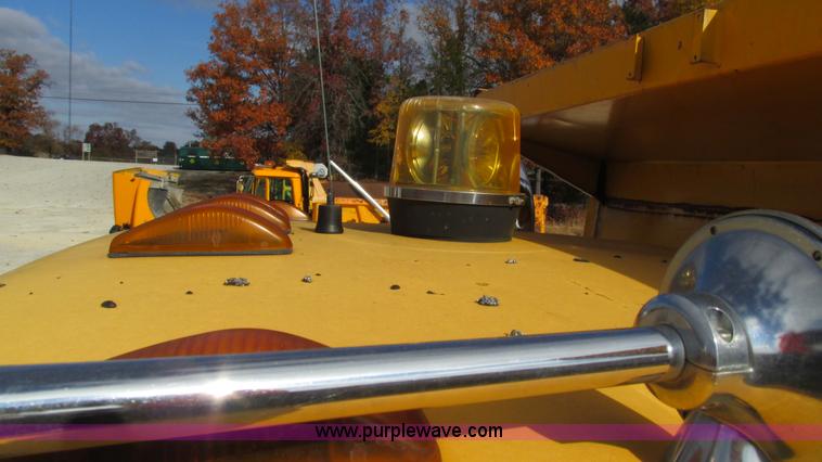 image for item I3185 1998 Ford LT9501 Louisville 101 dump truck