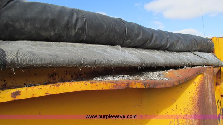 image for item I3185 1998 Ford LT9501 Louisville 101 dump truck