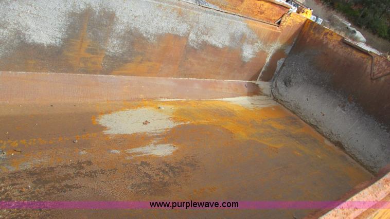 image for item I3185 1998 Ford LT9501 Louisville 101 dump truck