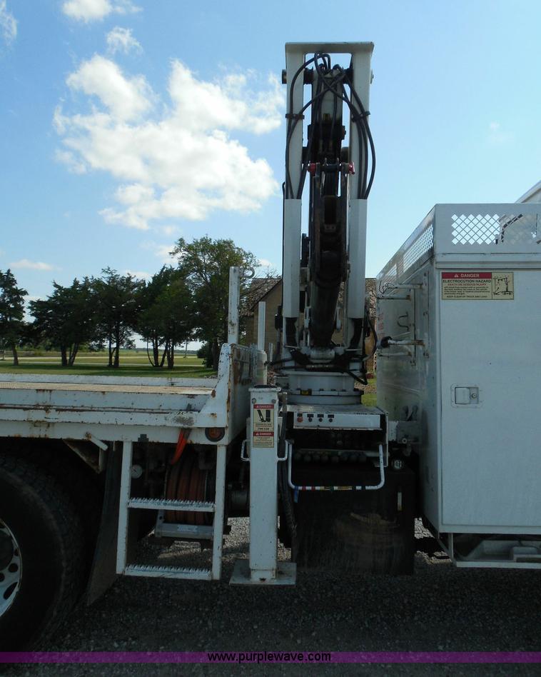 image for item I3359 2003 IMT 9000 series knuckle boom crane