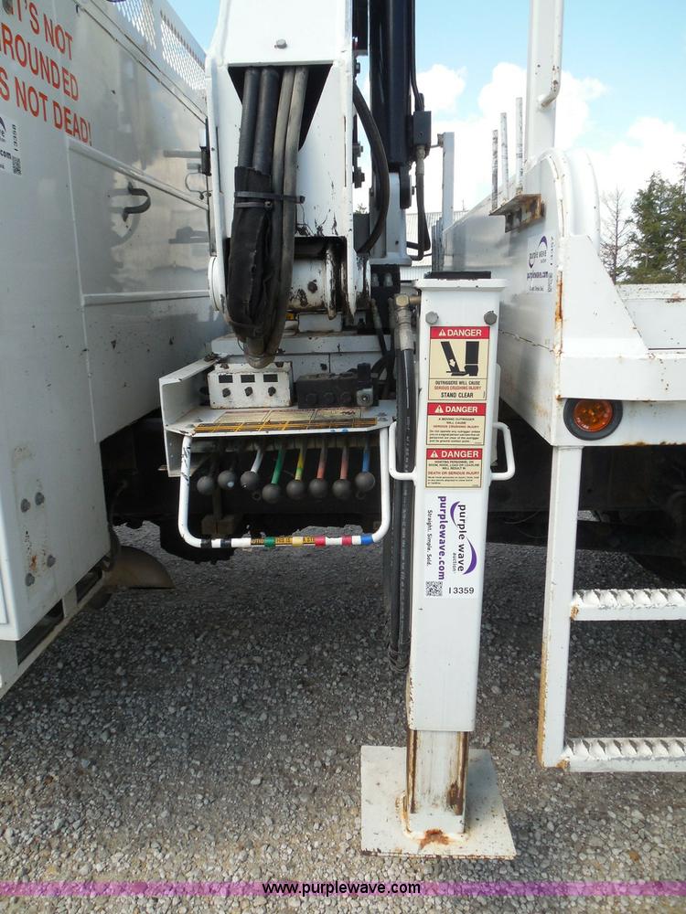 image for item I3359 2003 IMT 9000 series knuckle boom crane