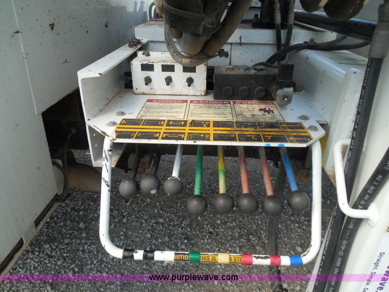 image for item I3359 2003 IMT 9000 series knuckle boom crane