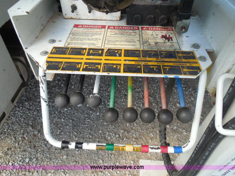 image for item I3359 2003 IMT 9000 series knuckle boom crane