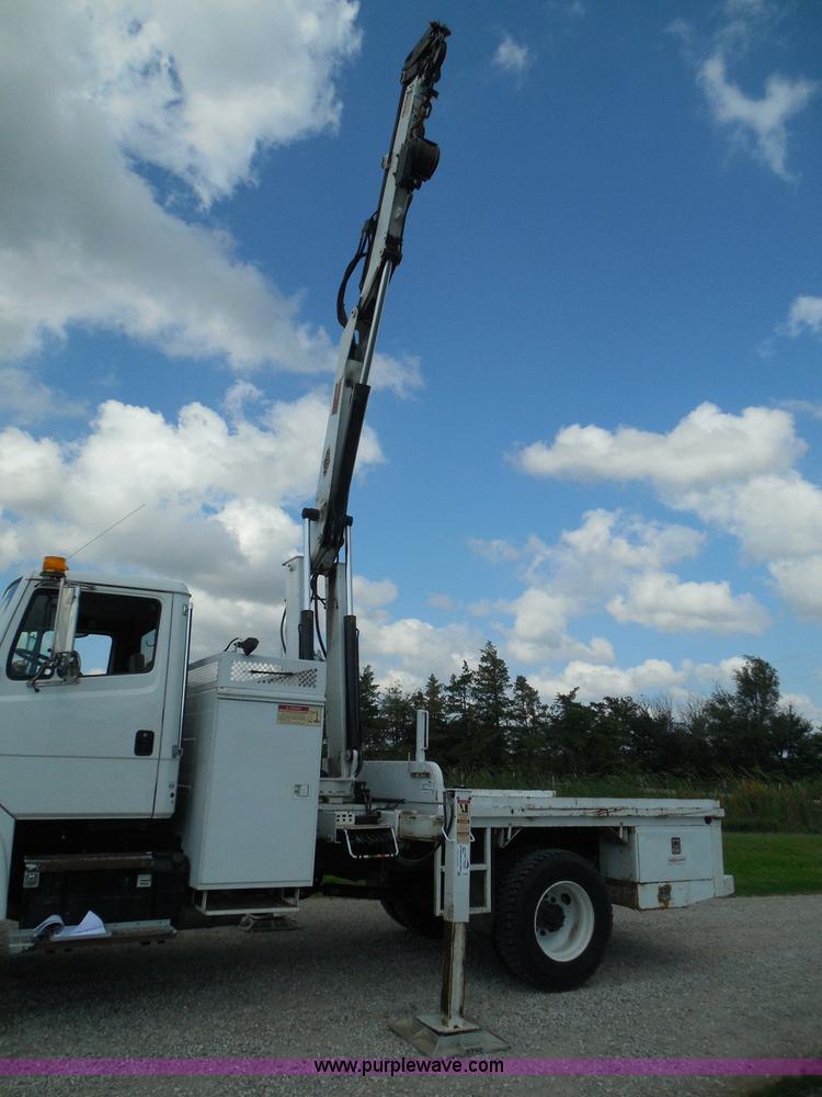 image for item I3359 2003 IMT 9000 series knuckle boom crane