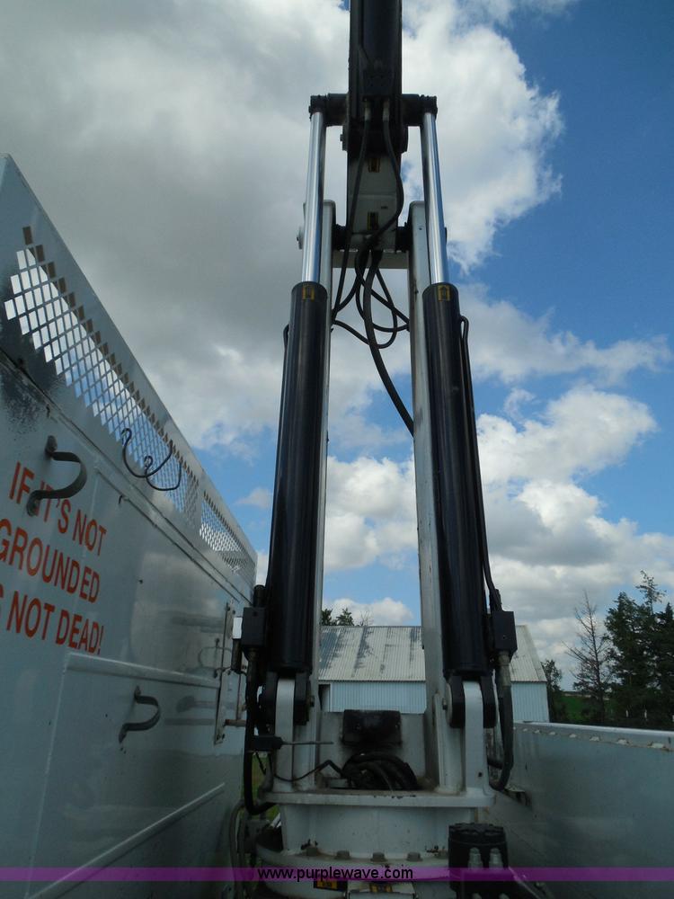 image for item I3359 2003 IMT 9000 series knuckle boom crane