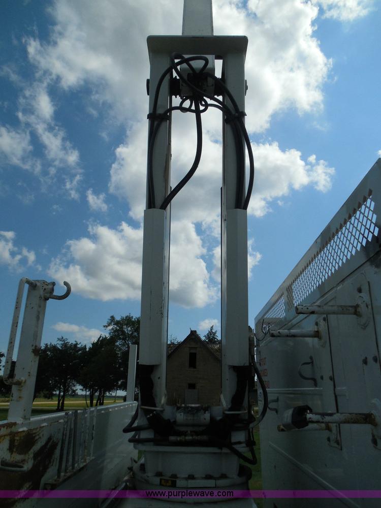 image for item I3359 2003 IMT 9000 series knuckle boom crane