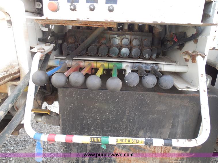 image for item I3359 2003 IMT 9000 series knuckle boom crane