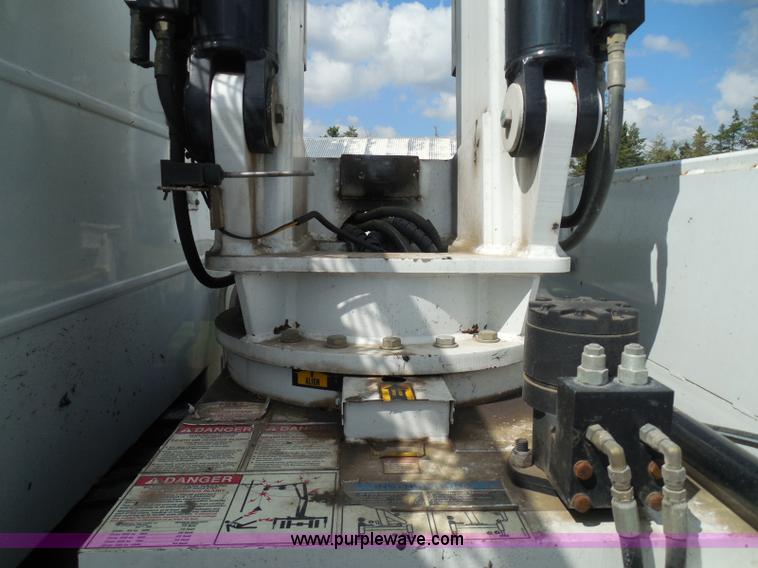 image for item I3359 2003 IMT 9000 series knuckle boom crane