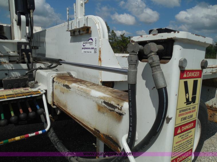 image for item I3359 2003 IMT 9000 series knuckle boom crane