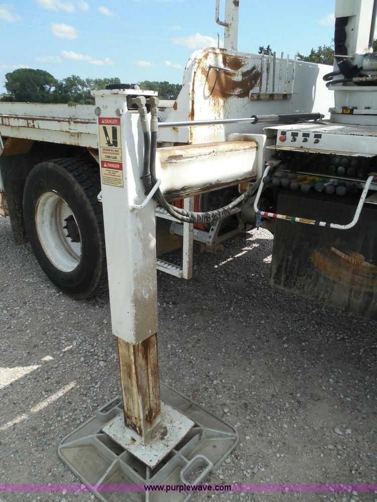 image for item I3359 2003 IMT 9000 series knuckle boom crane