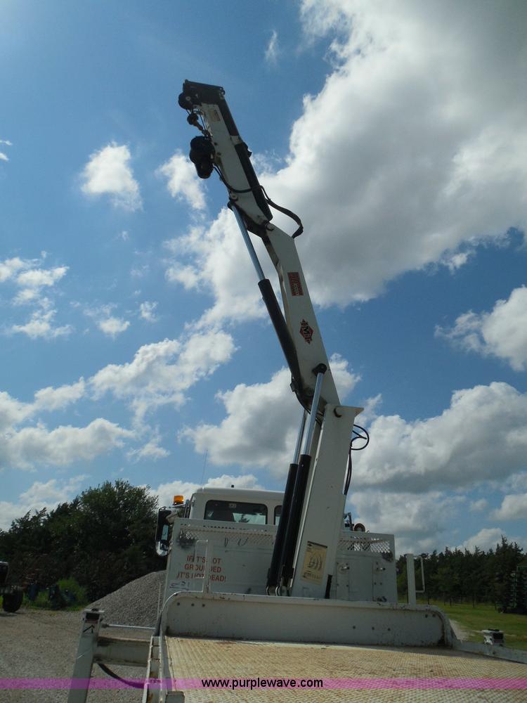 image for item I3359 2003 IMT 9000 series knuckle boom crane