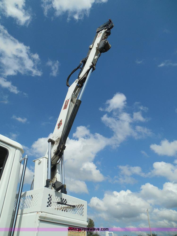 image for item I3359 2003 IMT 9000 series knuckle boom crane