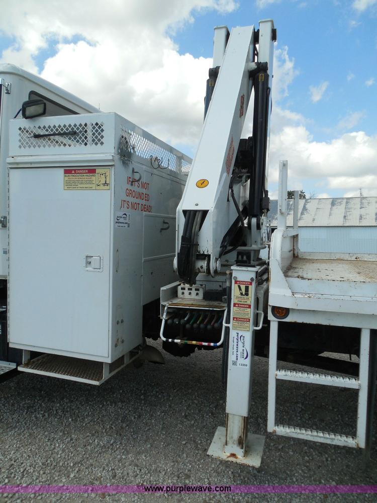 image for item I3359 2003 IMT 9000 series knuckle boom crane