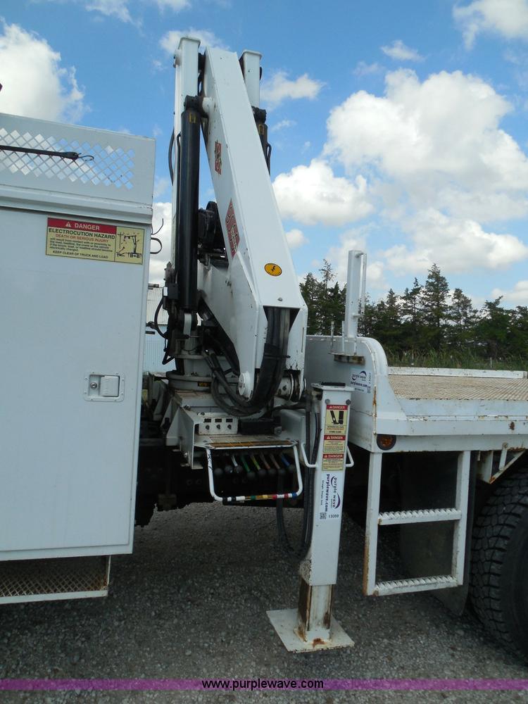 image for item I3359 2003 IMT 9000 series knuckle boom crane