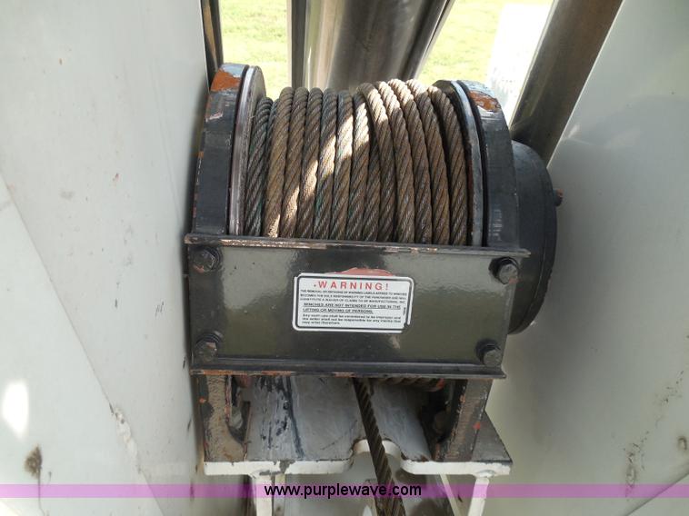 image for item I3359 2003 IMT 9000 series knuckle boom crane