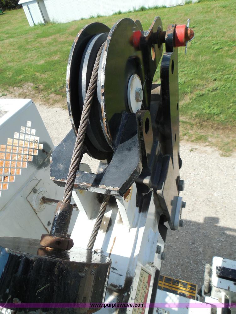 image for item I3359 2003 IMT 9000 series knuckle boom crane