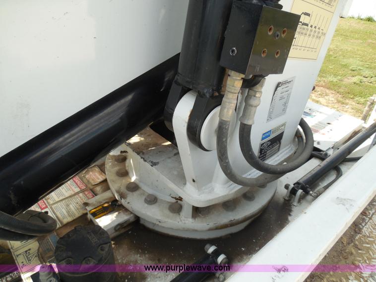 image for item I3359 2003 IMT 9000 series knuckle boom crane