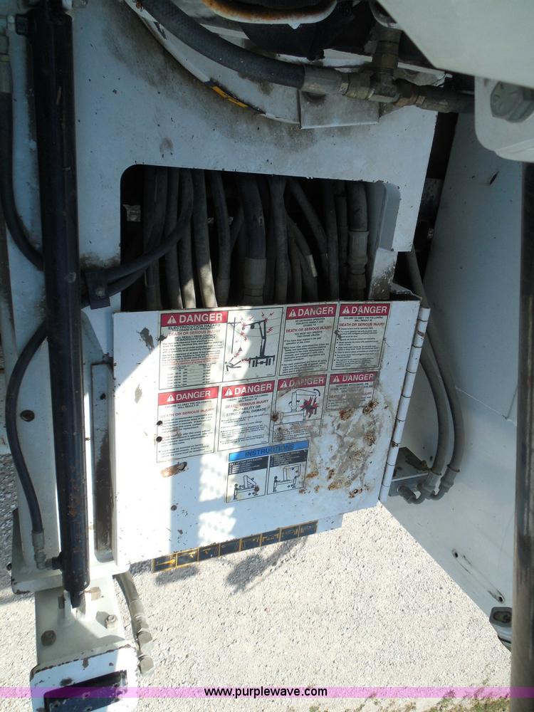 image for item I3359 2003 IMT 9000 series knuckle boom crane