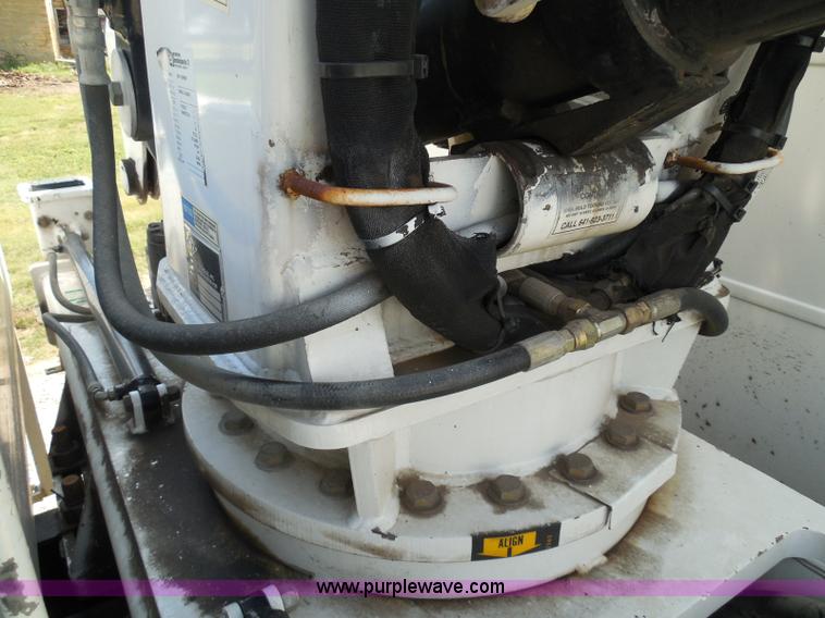 image for item I3359 2003 IMT 9000 series knuckle boom crane