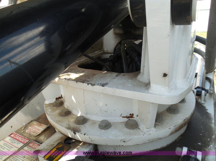 image for item I3359 2003 IMT 9000 series knuckle boom crane