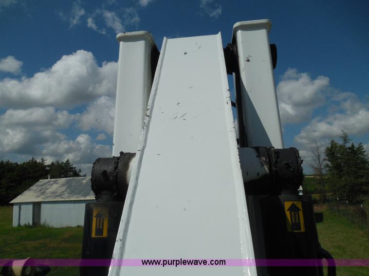 image for item I3359 2003 IMT 9000 series knuckle boom crane