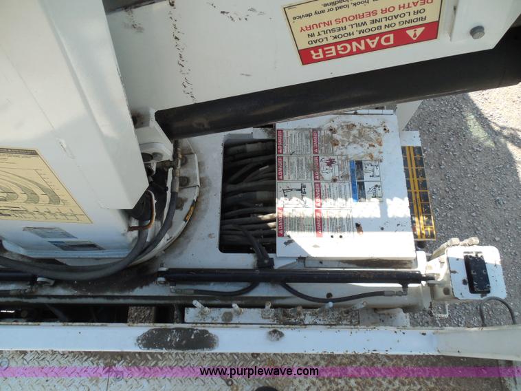 image for item I3359 2003 IMT 9000 series knuckle boom crane