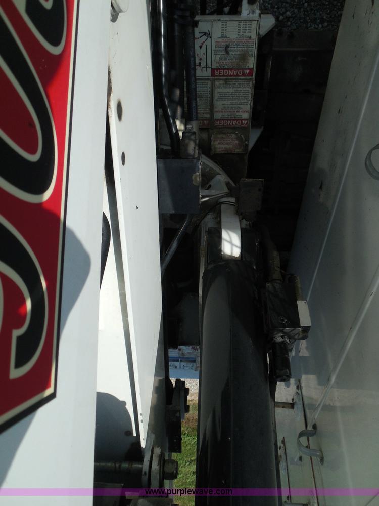 image for item I3359 2003 IMT 9000 series knuckle boom crane